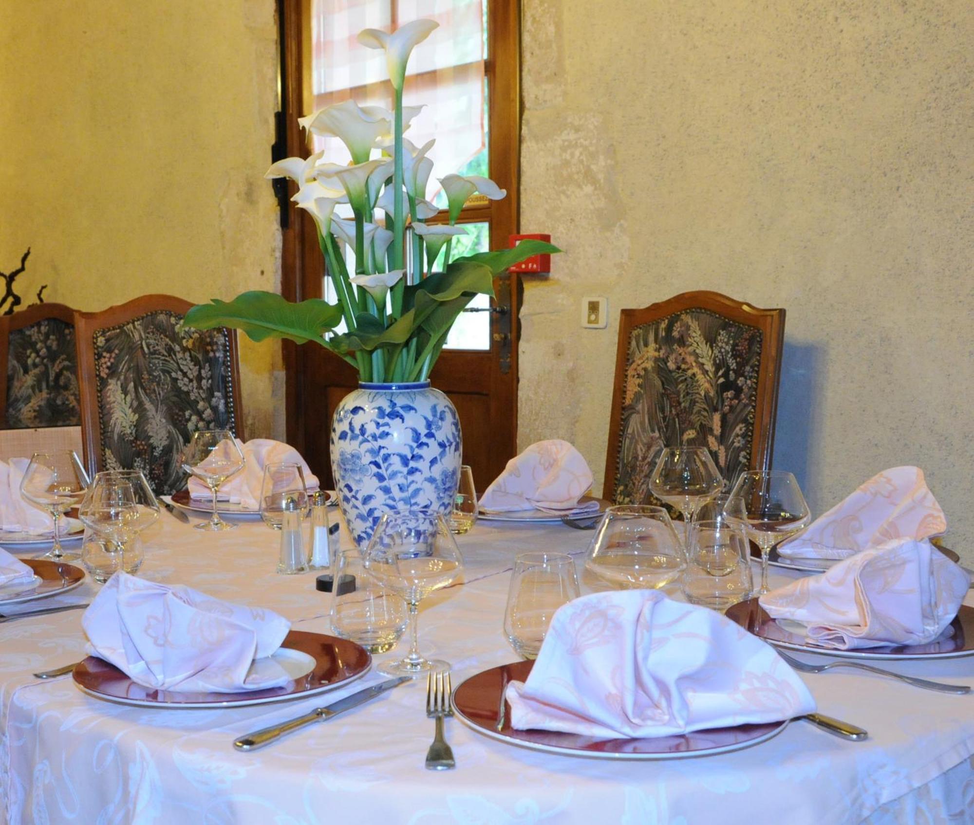 Logis Des Trois Maures Hotel Couches ภายนอก รูปภาพ