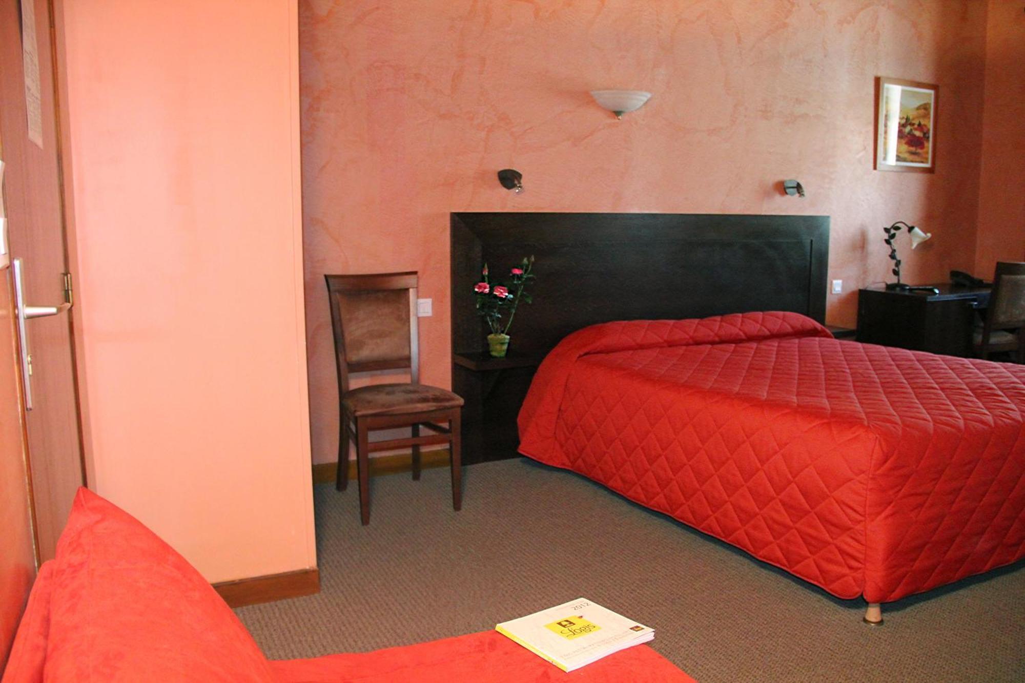 Logis Des Trois Maures Hotel Couches ภายนอก รูปภาพ