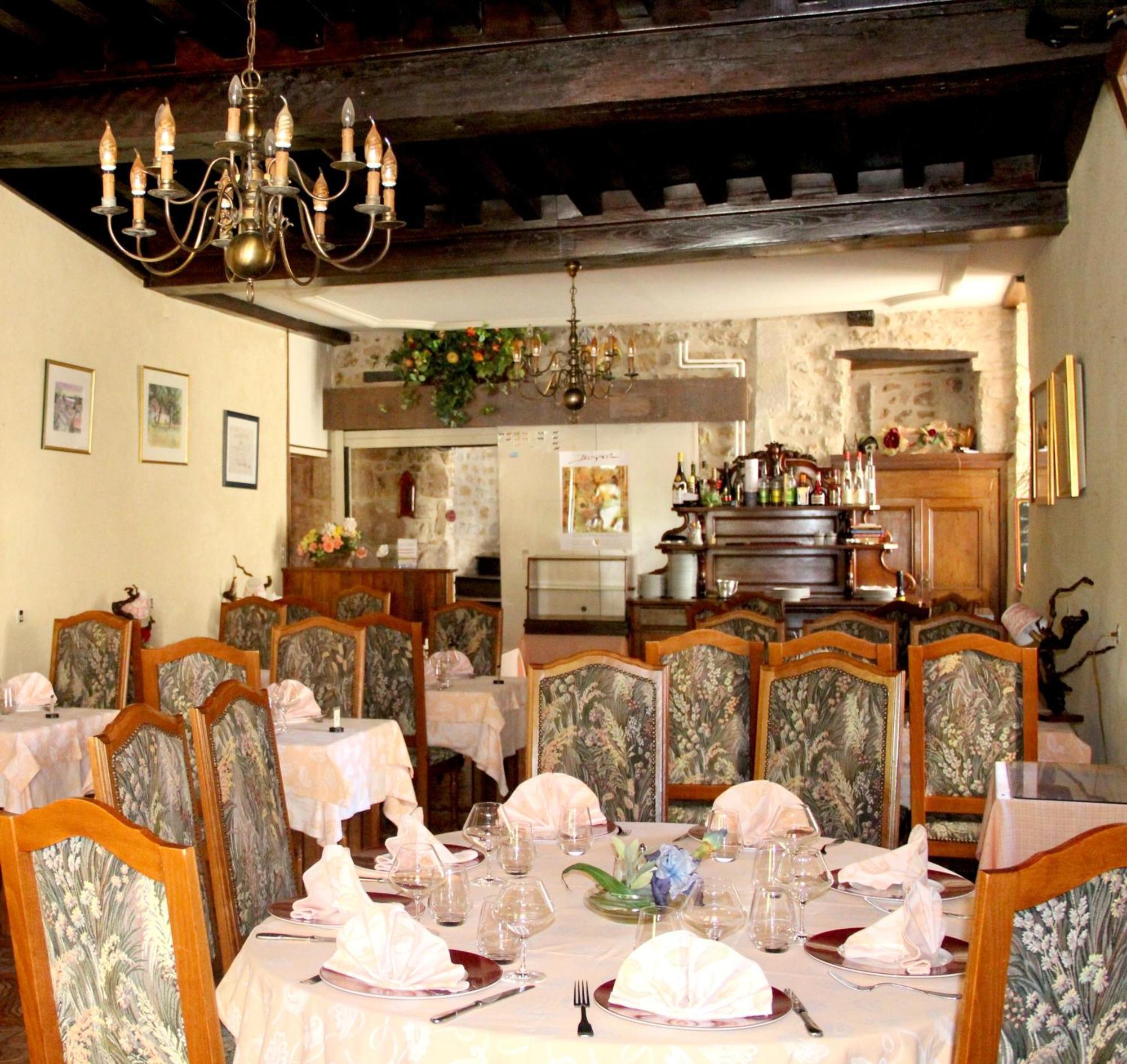 Logis Des Trois Maures Hotel Couches ภายนอก รูปภาพ
