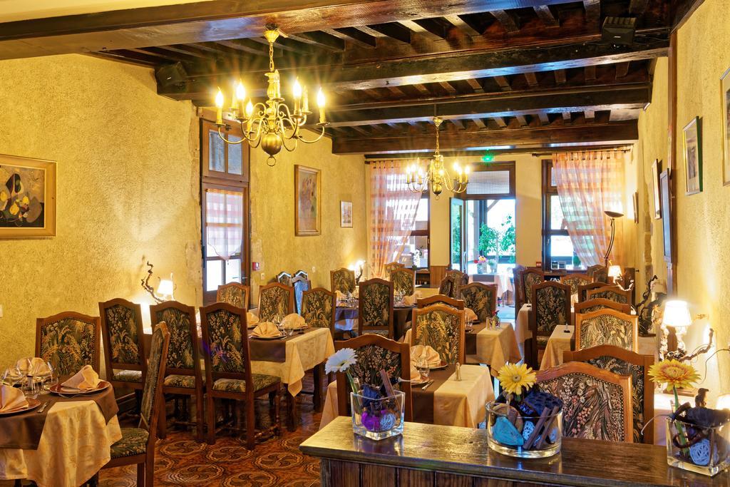 Logis Des Trois Maures Hotel Couches ภายนอก รูปภาพ