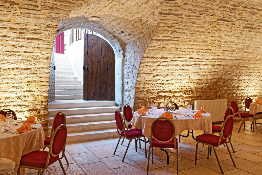 Logis Des Trois Maures Hotel Couches ภายนอก รูปภาพ