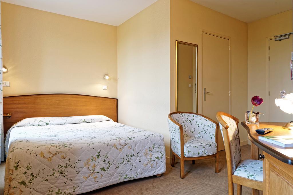 Logis Des Trois Maures Hotel Couches ภายนอก รูปภาพ